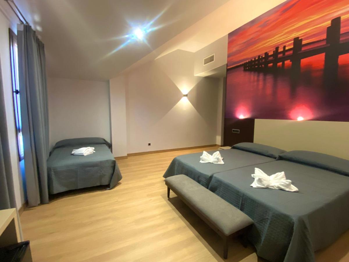 Hotel-Asador Montes Oretanos Pulgar 外观 照片