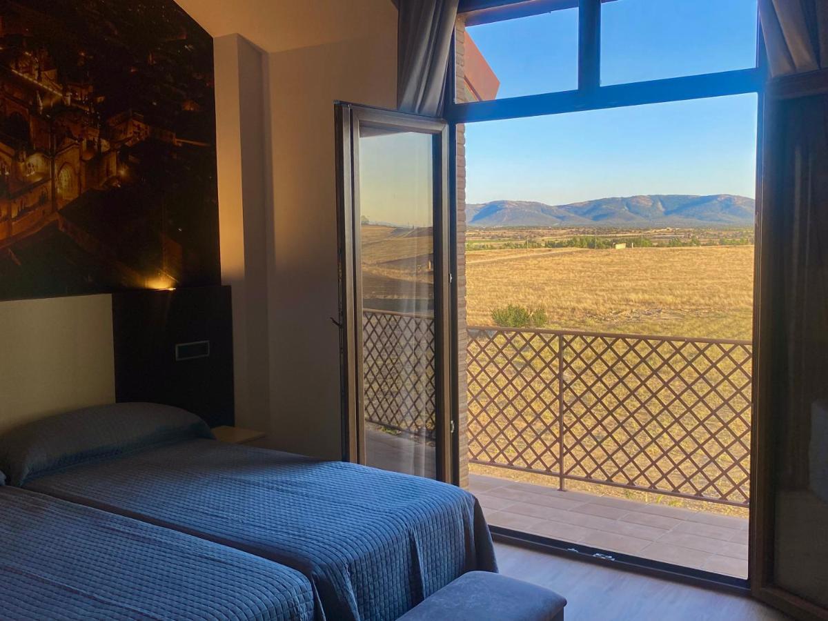 Hotel-Asador Montes Oretanos Pulgar 外观 照片